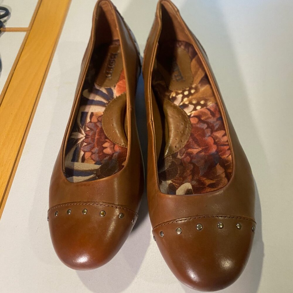 Born - Size 7.5M - Women's Lola Brown Leather Studded Cap Ballet Flats